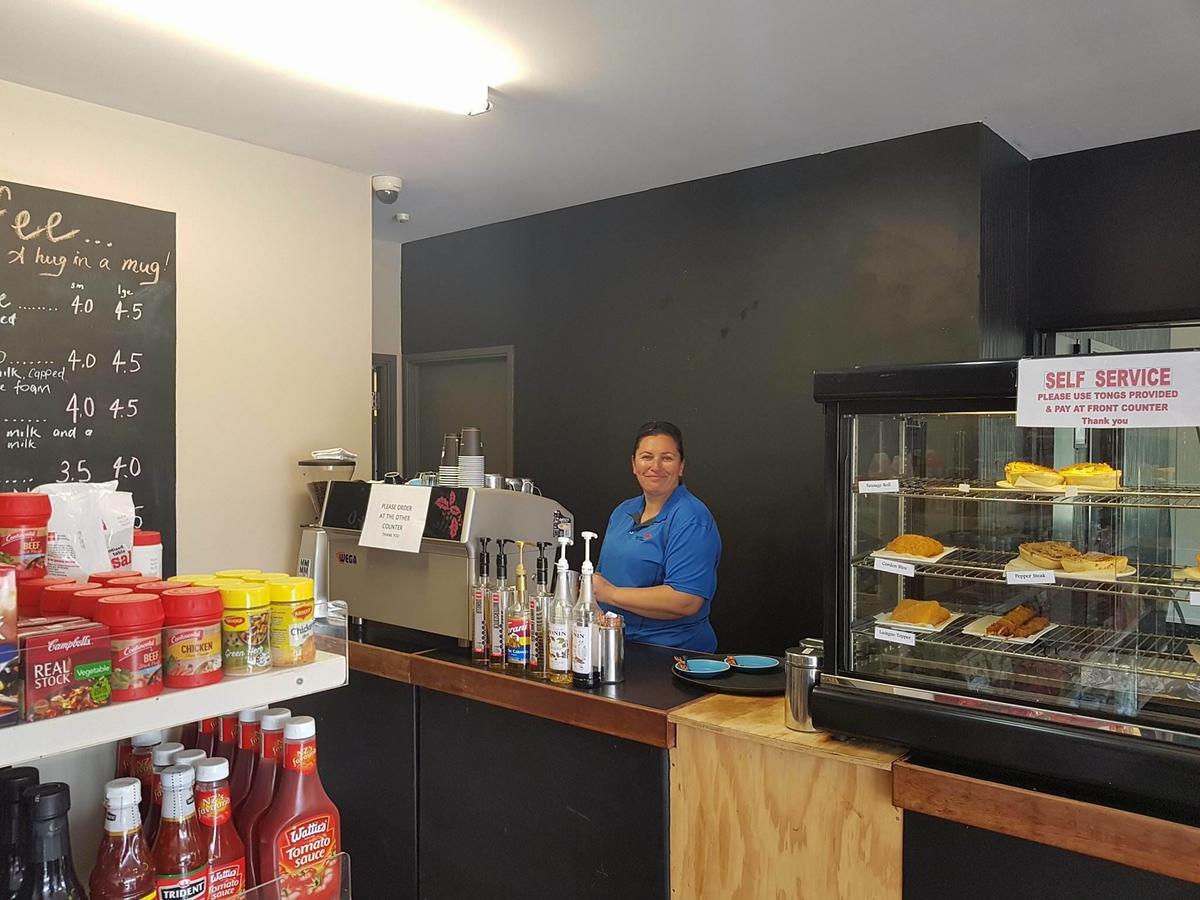 Te Kaha Beach Hotel Eksteriør bilde