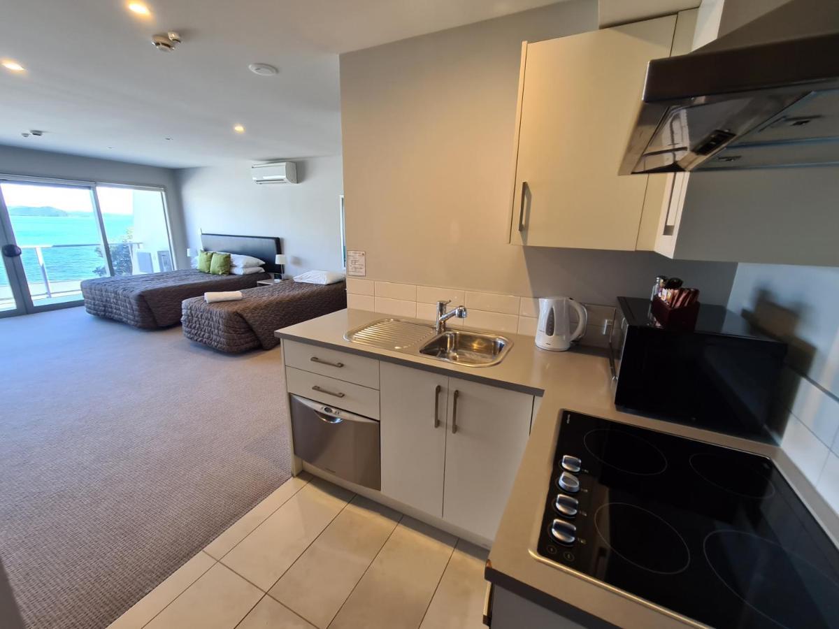 Te Kaha Beach Hotel Eksteriør bilde